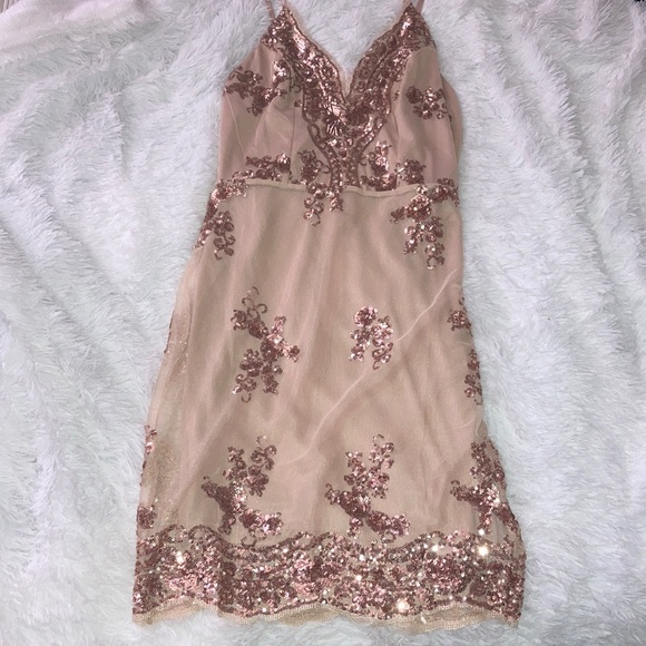 Dresses & Skirts - Gorgeous Gold Sequined Detail Dress